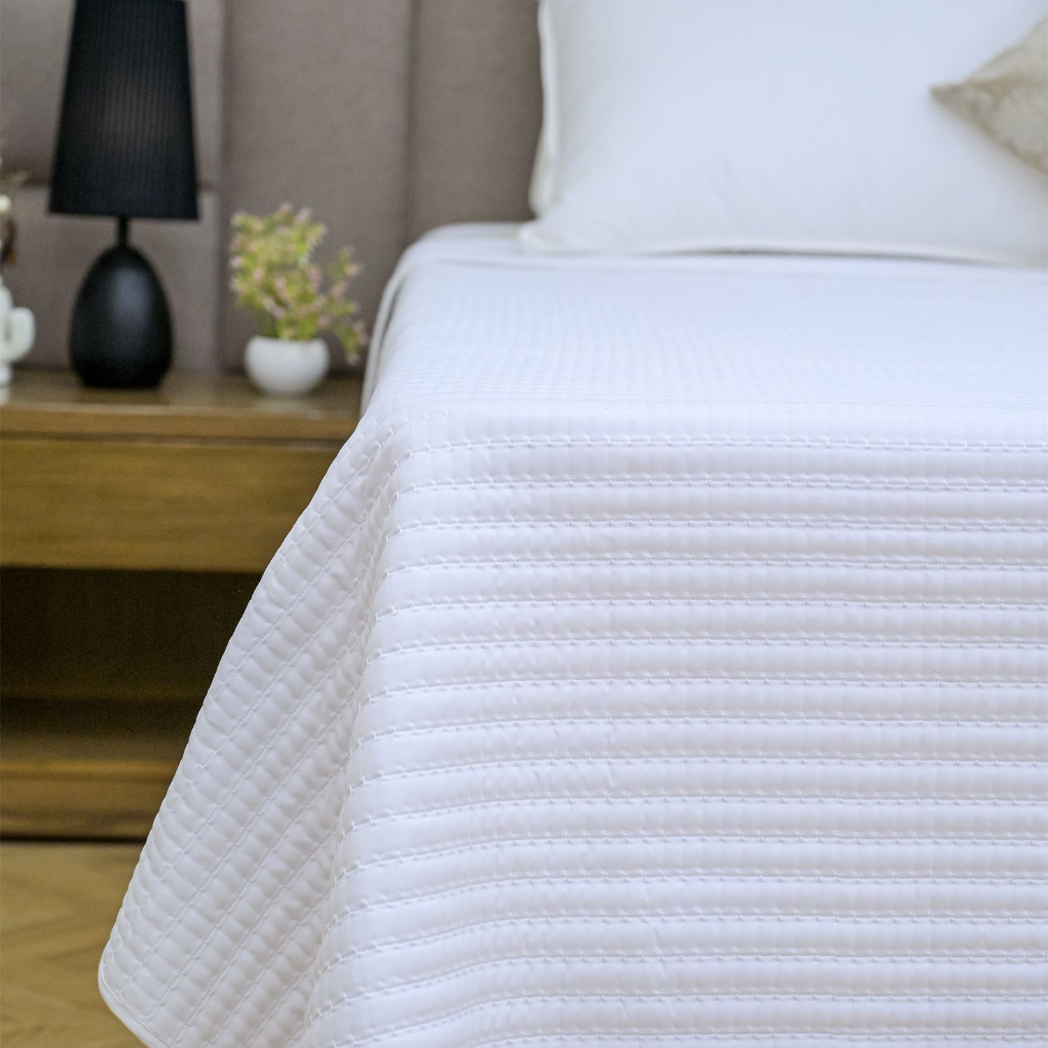 Luxury Quilt Twin 66 x 90 - Image 4