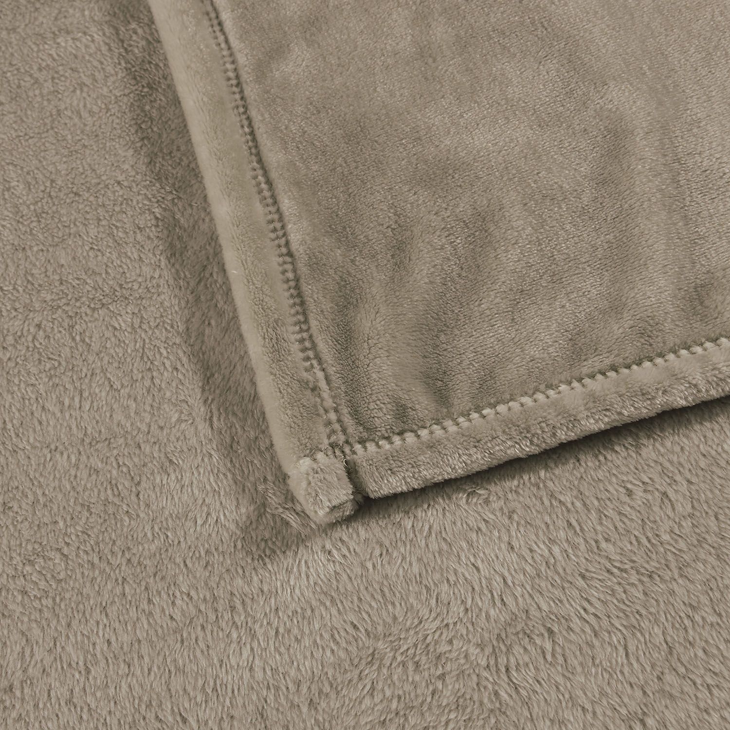 Ryotei Micro Fleece Soft Blanket 108x90 King - Image 5